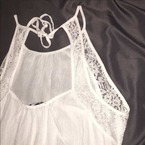 Lace Halter Tank Top - Picture 3 of 3